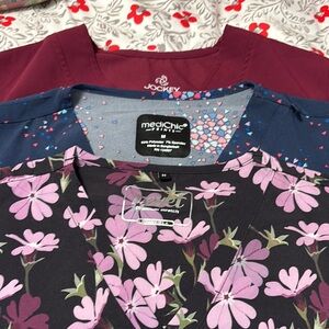 Scrubs bundle size medium